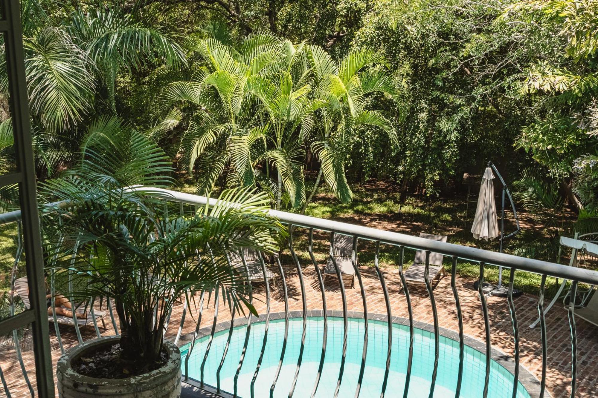 Jacaranda Lodge Victoria Falls Eksteriør bilde