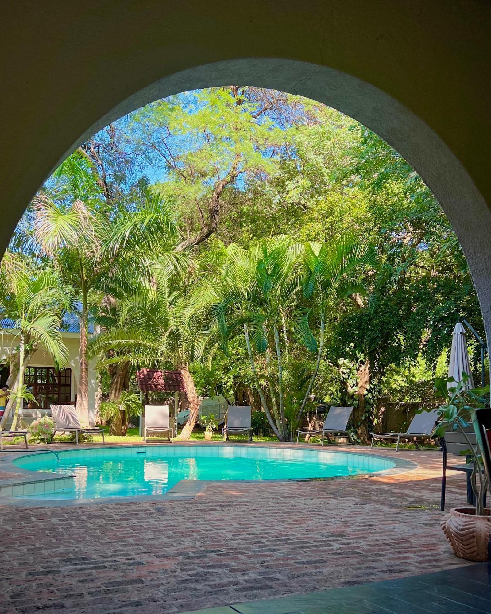 Jacaranda Lodge Victoria Falls Eksteriør bilde
